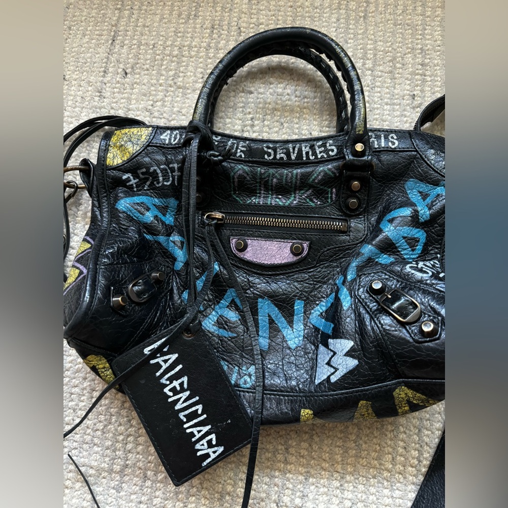 COPY - BALENCIAGA Agneau Graffiti Classic Hardware City bag in Black